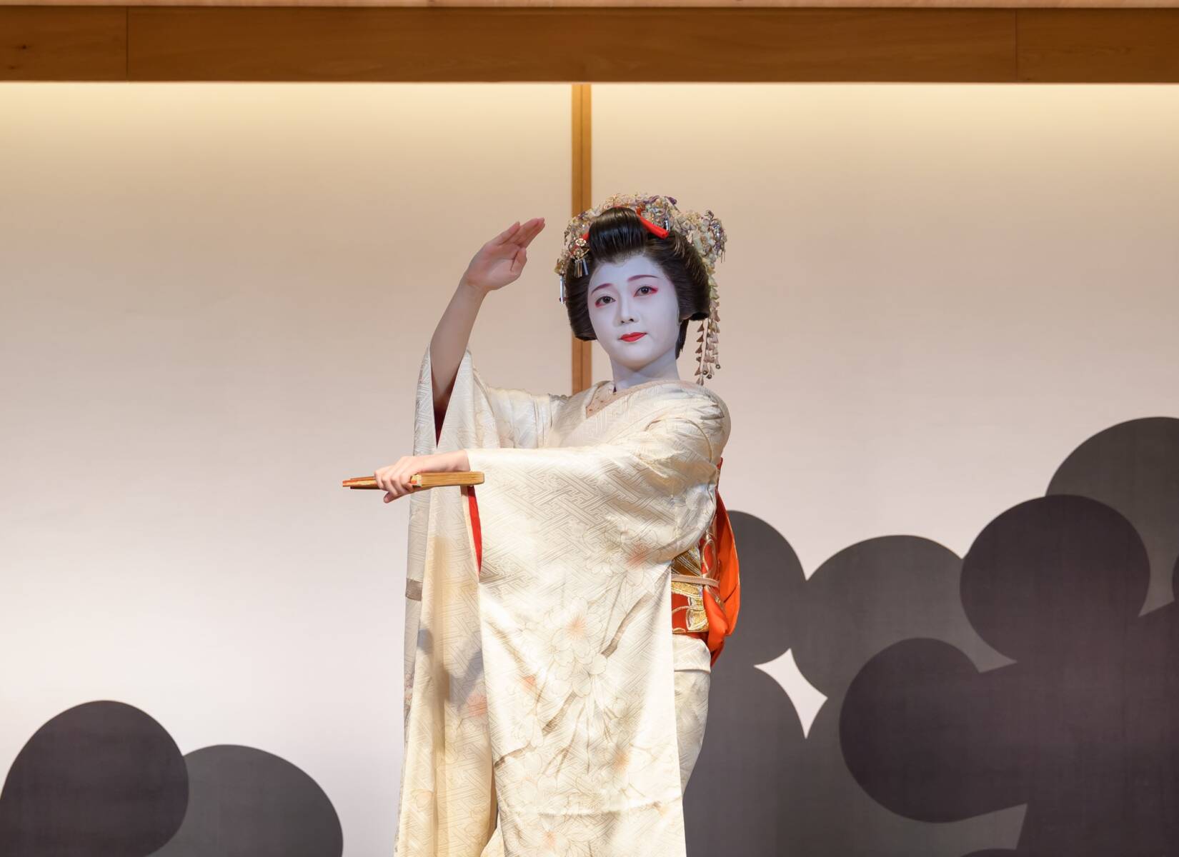 Dance of Asakusa Geisha | Asakusa View Hotel Annex Rokku | Official Website