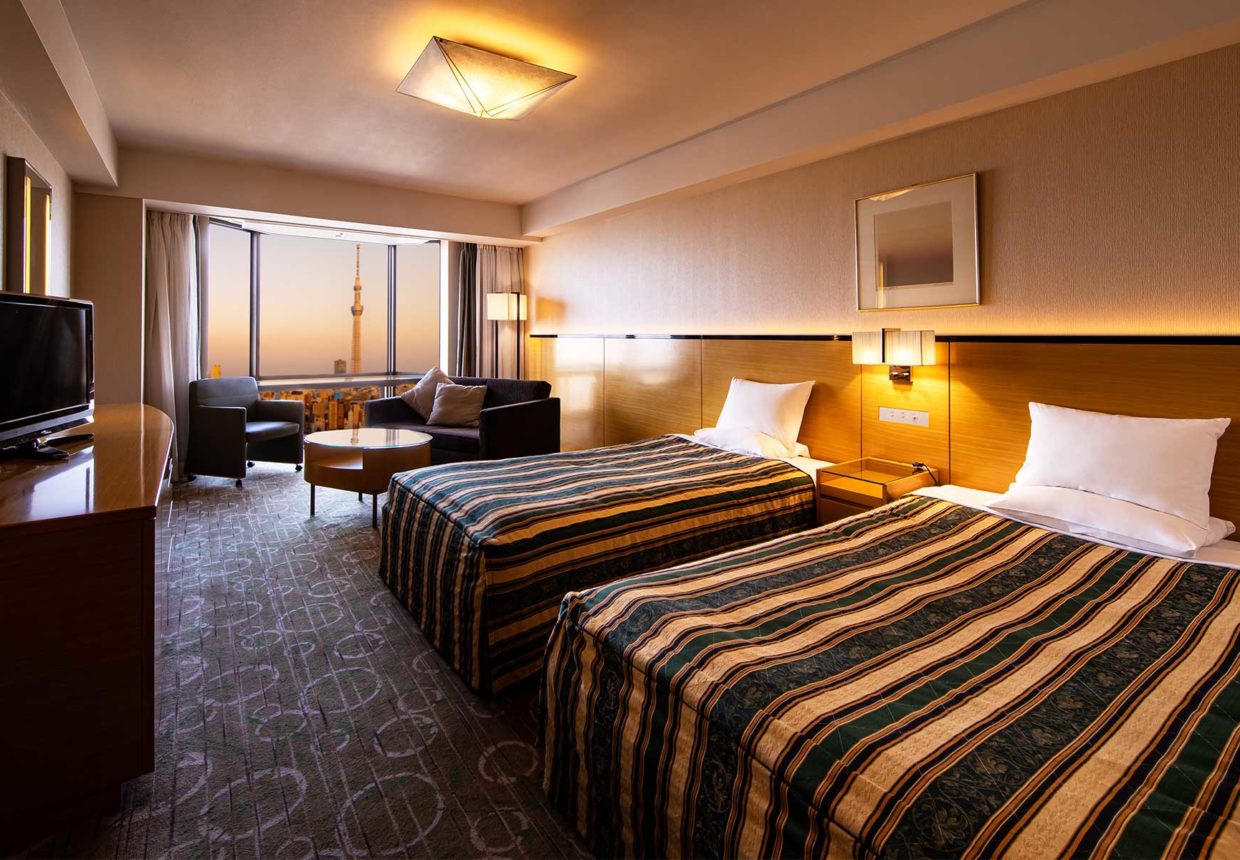 サンドベージュ　 幅300cm(4-5人用) 最大収容人数 5人 Deluxe Room | Asakusa View Hotel | Official Website